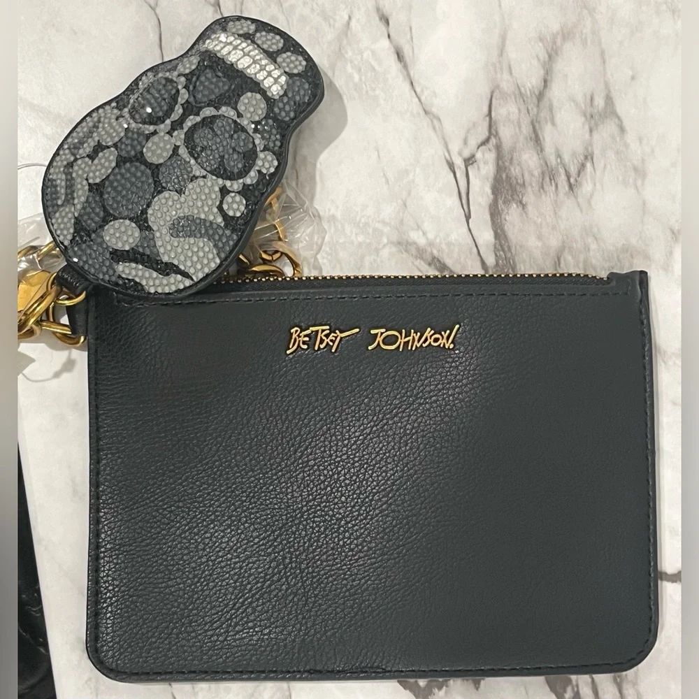 Betsey Johnson Studded Skull Tote bag w/ Charm and wristlet - Picture 7 of 14